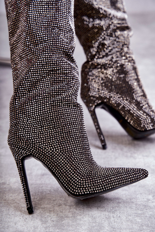 Модні чоботи на високому каблуці з фіанітами чорного кольору Lovisa