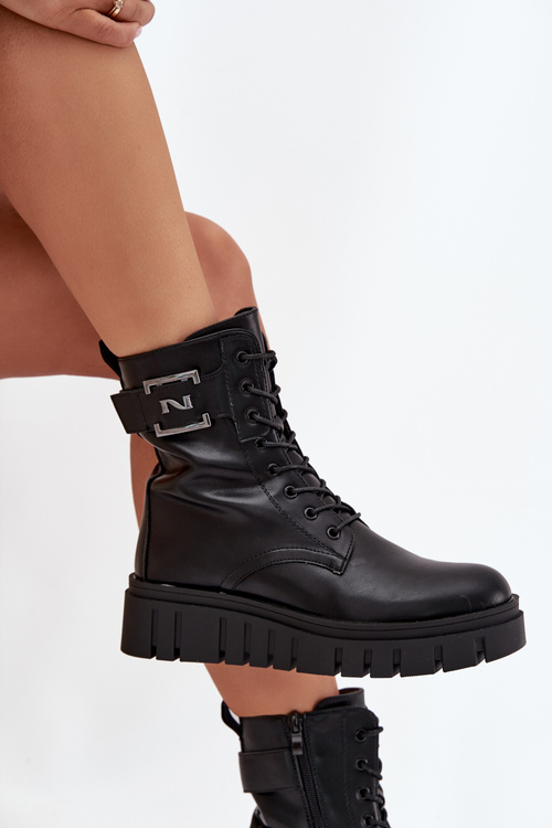 Жіночі черевики на платформі з декоративним елементом утеплені чорні Lyrana