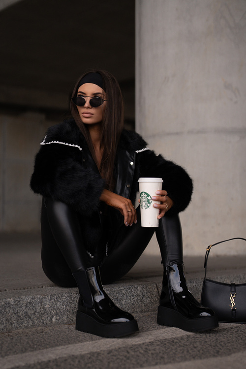 Чорні жіночі лаковані ботильйони Wloedia на платформі та танкетці