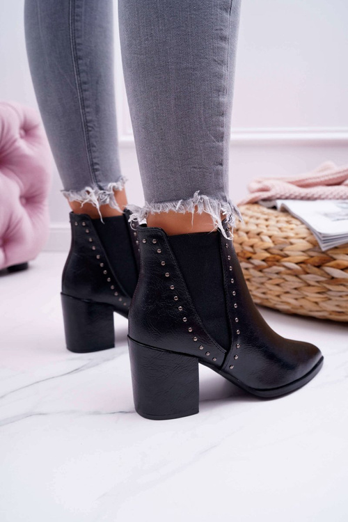 Жіночі чоботи на підборах з гумками чорного кольору Trini