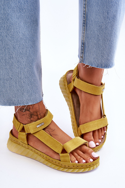 Замшеві босоніжки Big Star на липучці LL276013 жовті