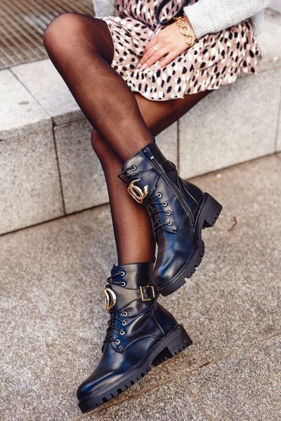 Жіночі утеплені чоботи із золотою пряжкою Чорне золото