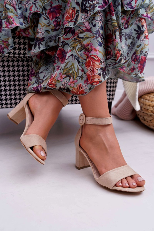 Жіночі босоніжки на шпильці замшеві бежеві Lexi