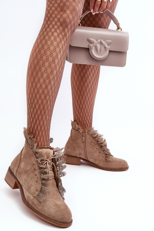 Жіночі замшеві чоботи на плоскому каблуці бежеві Klemovia