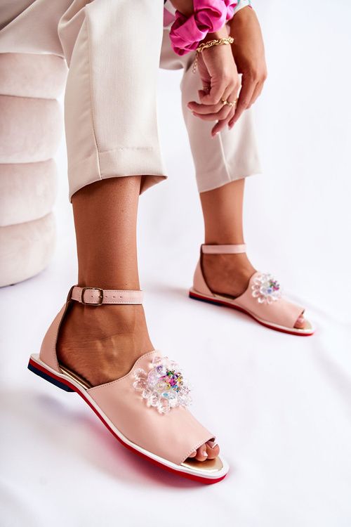 Жіночі шкіряні босоніжки з декором світло-рожева Nevassa