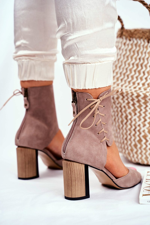 Жіночі босоніжки на високому каблуці Maciejka Leather Beige 04122-04