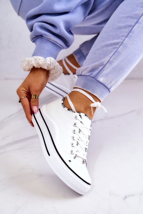 Жіночі кросівки на зав'язках білі Menifee