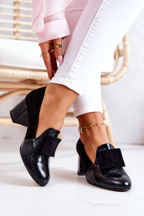 Чорні замшеві туфлі зі зміїною шкірою Diana