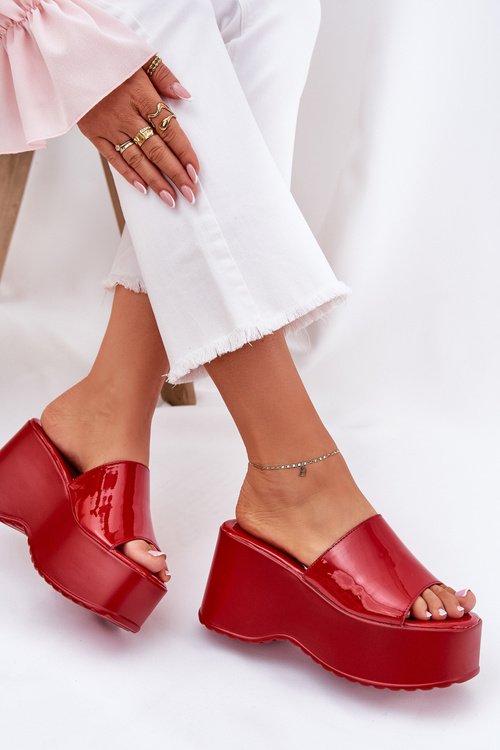 Лаковані Жіночі Сандалі На Платформі І Танкетці Червоні Nellevia