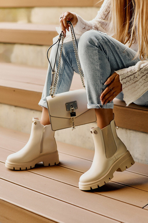 Жіночі шкіряні ботфорти з прикрасами світло-бежевого кольору Lobb