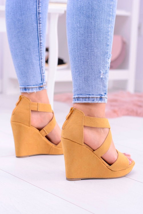 Зручні жіночі жовті босоніжки Anchor Mirabet