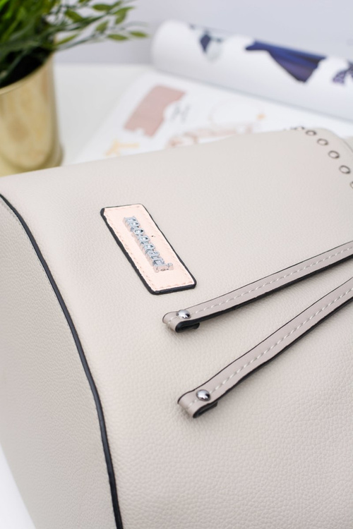 Жіноча бежева сумка Bag Bag Monnari