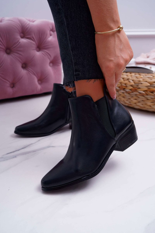 Жіночі черевики на плоскій підошві чорного кольору Murino