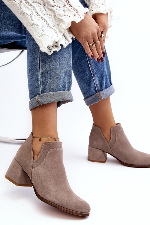 Замшеві чоботи з вирізами на каблуці Світло-бежеві Dalros