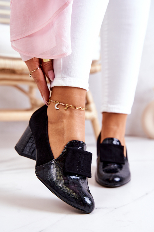 Чорні замшеві туфлі зі зміїною шкірою Diana