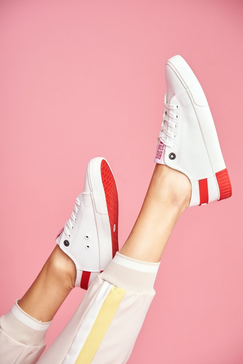 Жіночі шкіряні тенісні туфлі BIG STAR FF274174 White Red