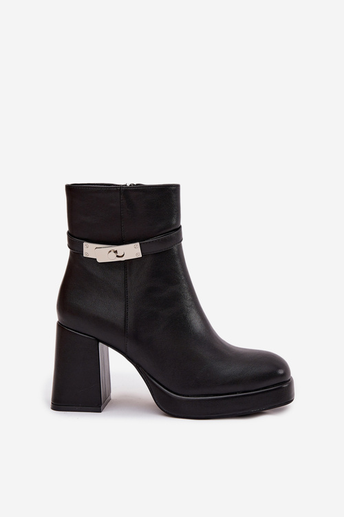 Теплі жіночі чоботи на каблуці з оздоблювальним ремінцем чорні Giordina