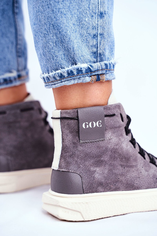 Жіноче спортивне шкіряне взуття GOE сіре GG2N3049