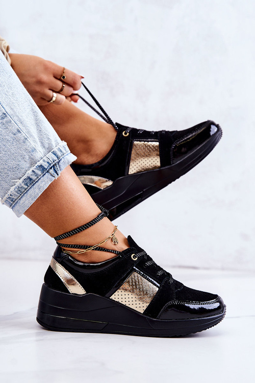 Жіночі замшеві спортивні туфлі на танкетці Larson чорного кольору