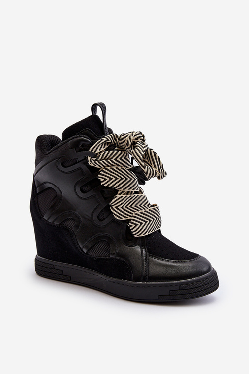 Жіночі кросівки на танкетці чорні Leoppa