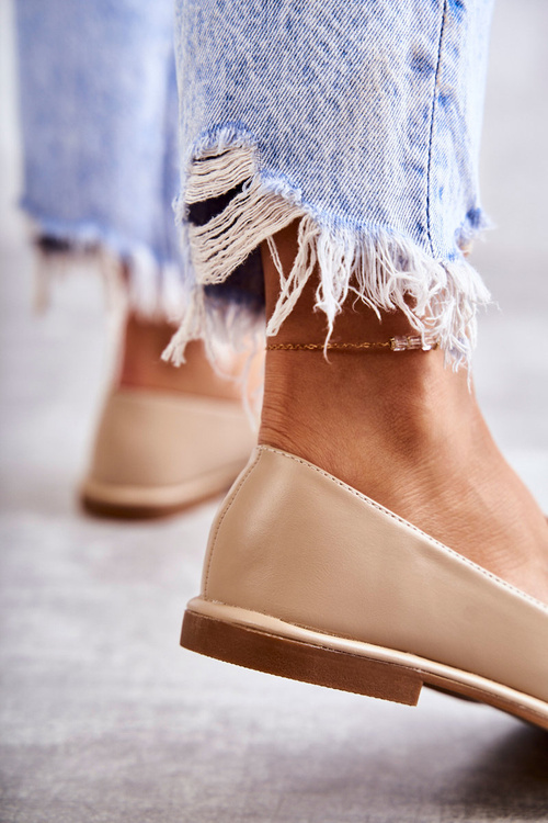 Жіночі шкіряні лофери з декором бежеві Керрі