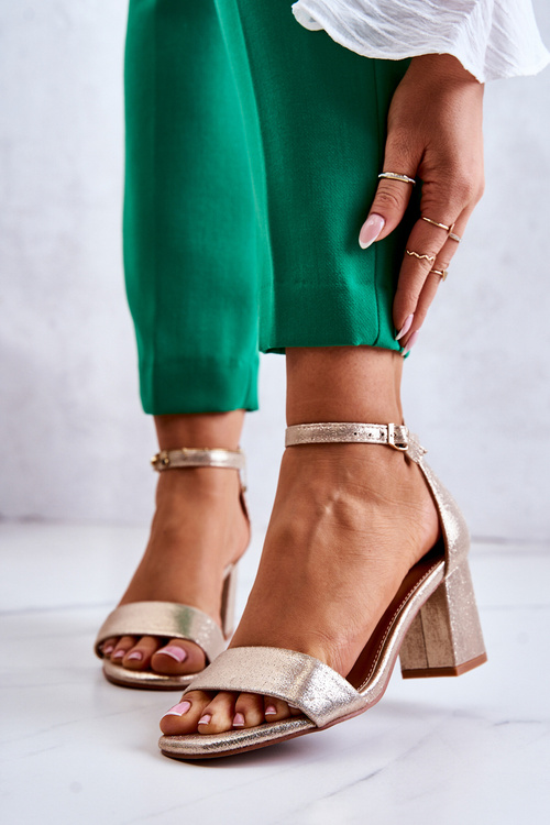 Модні жіночі босоніжки на підборах Золота Lucida