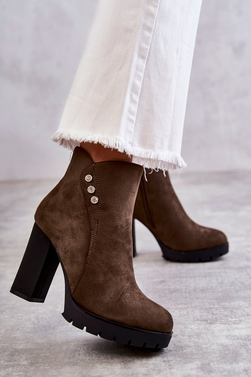 Замшеві чоботи на високому каблуці Лагерла зеленого кольору