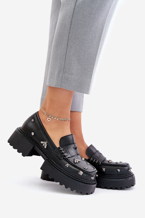 Шкіряні жіночі туфлі з декором D&A MR880-102 Чорні