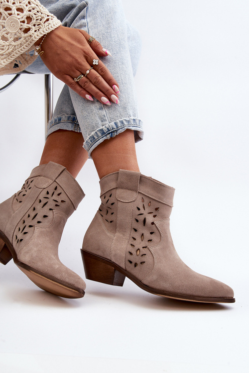 Бежеві замшеві ботильйони з вирізом Zazoo 2870