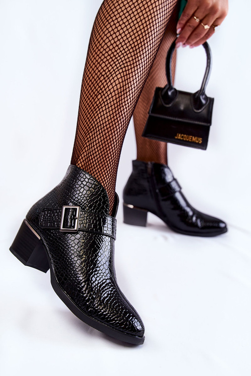 Жіночі лаковані теплі черевики чорного кольору