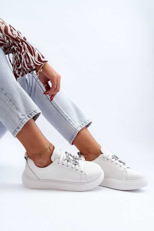 Жіночі шкіряні кросівки з декором білі Dysuria