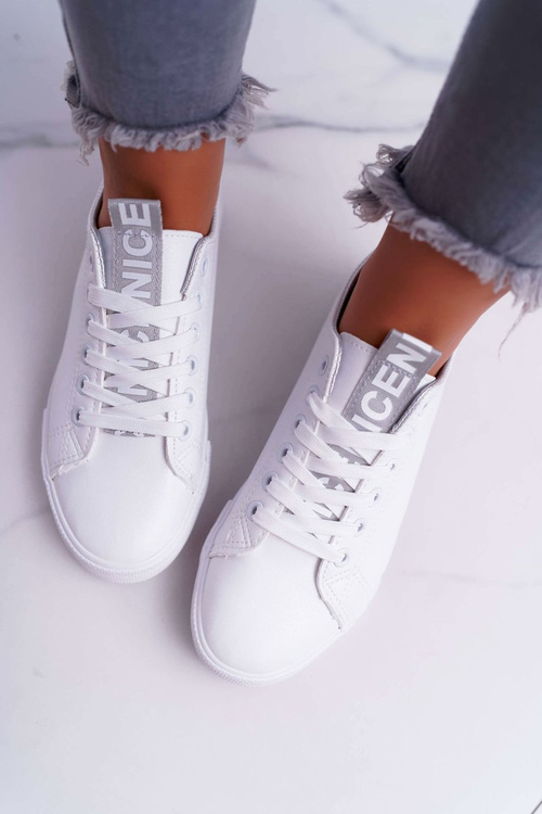 Жіночі кросівки білі сірі на ремінці Nigrid