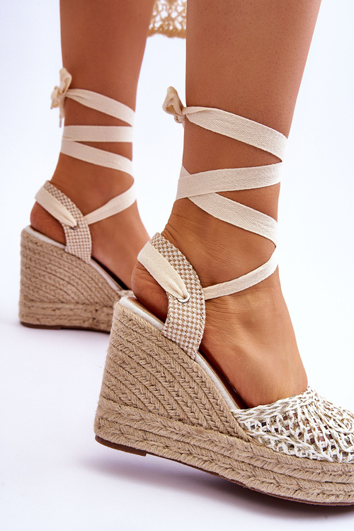 Жіночі босоніжки на танкетці на зав'язках білі Josephine