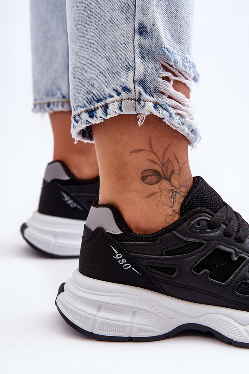 Жіноче стильне спортивне взуття з сіткою чорна Венеція