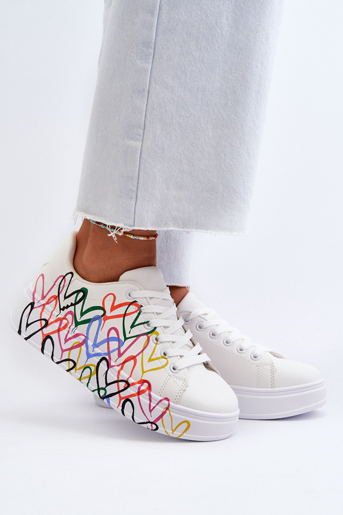 Жіночі кросівки з сердечками білі Claral