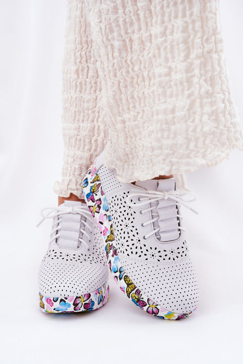 Шкіряні Перфоровані Жіночі Черевики На Танкетці Метелики Artiker 56C1618 Білі