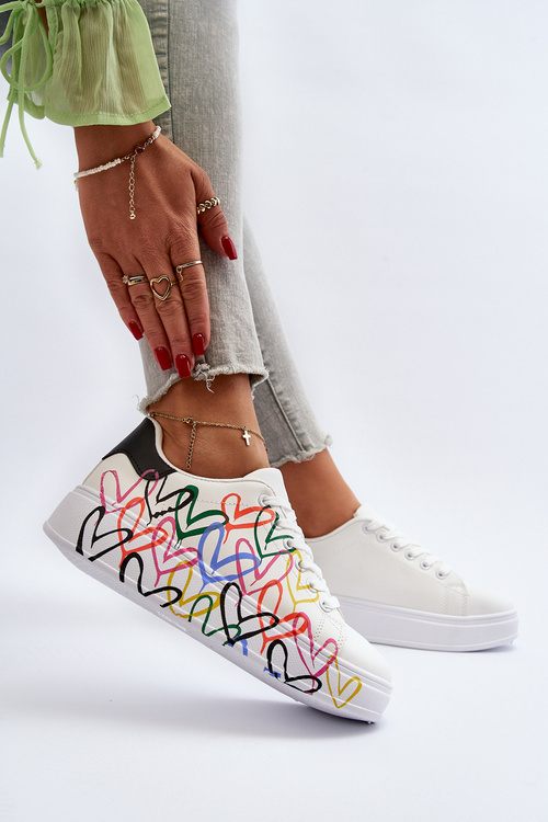 Жіночі кросівки з сердечками білі Claral