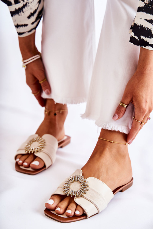 Зручні жіночі тапочки з декором Ginera світло-бежевий