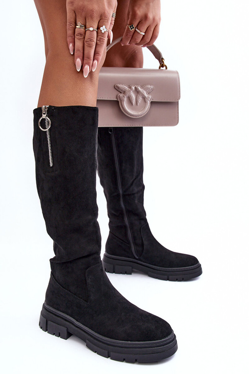 Жіночі шкіряні ботильйони на плоскому каблуці чорного кольору Albuna