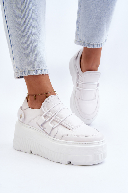 Жіночі шкіряні кросівки Zazoo 1833 на масивній підошві білі