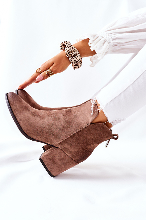 Жіночі чоботи на високому каблуці замшеві бежеві каррік