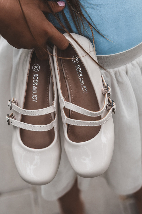 Бежеві лаковані дитячі балетки з бретельками Margenis