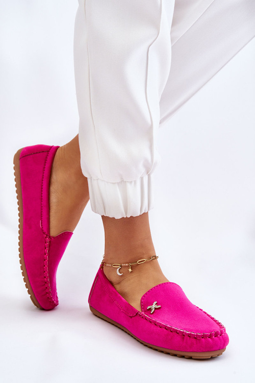 Жіночі замшеві лофери з прикрасами кольору фуксії