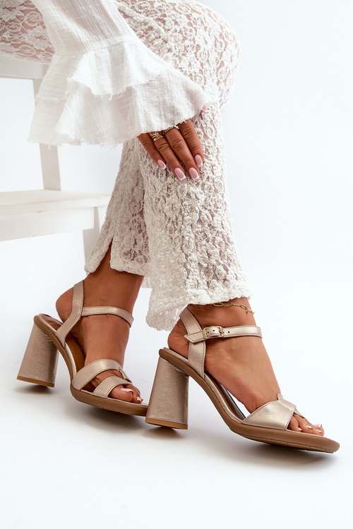 Шкіряні босоніжки на підборах Maciejka 06029-25 золото