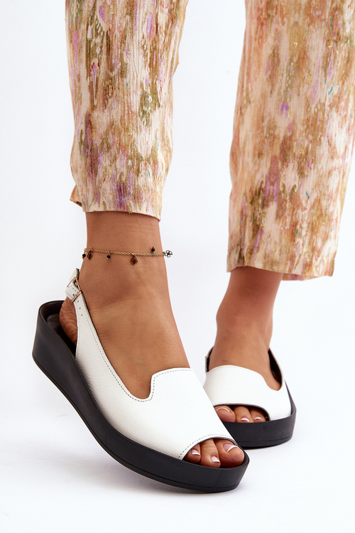 Жіночі шкіряні босоніжки на товстій підошві Zazoo 2893 Білі