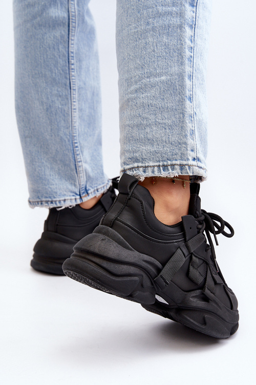 Жіночі кросівки на масивній підошві чорні Windamella