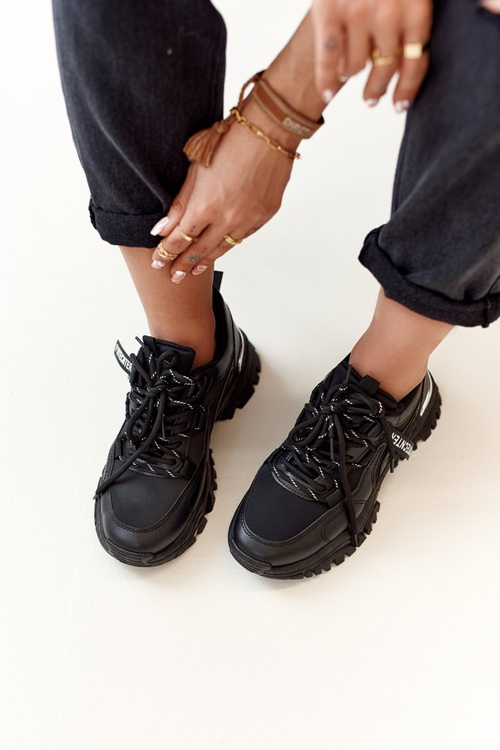 Жіночі кросівки на масивній підошві Чорні масивні