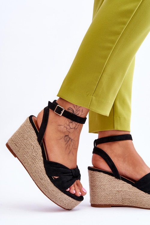 Жіночі босоніжки на танкетці чорні Kendall