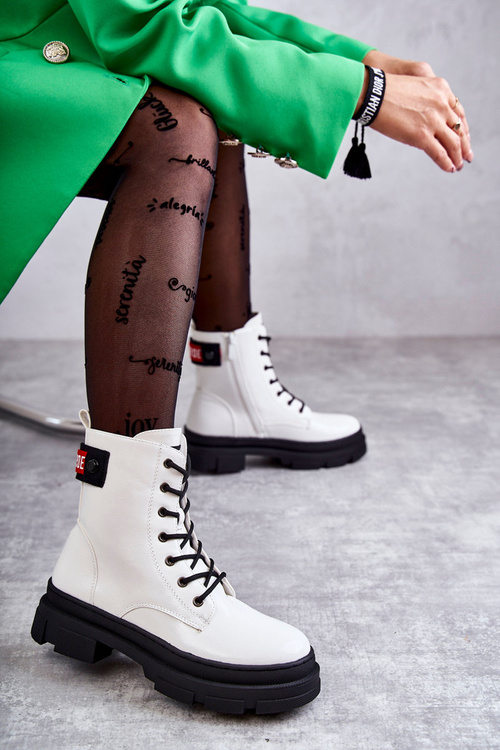 Жіночі лаковані чоботи на шнурівці робочі білі Conny