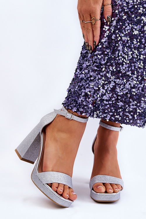 Блискучі босоніжки на масивному каблуці Silver Calmi